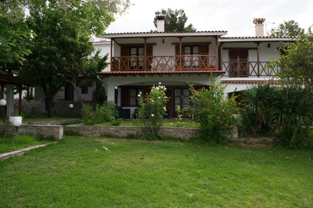 Mikiverna Houses By Miltiadis Kalyves Polygyrou Cameră foto